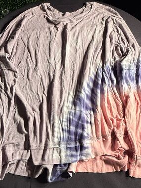 Kelly Renee Women’s long sleeve tie-dye shirt